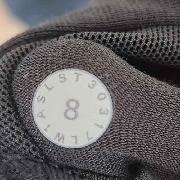 Lululemon Raise The Barre Tank Gray Women's Size 8 Light Grey Luon 2-in-1 - Picture 9 of 9